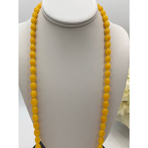 Vintage Designer Butterscotch Egg Yolk Bakelite Single Strand Pullover Necklace - Picture 2 of 10